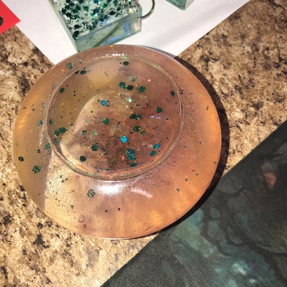 Epoxy Resin Mushroom 🍄 Top with shells 🐚 Decor by Me💕 - Picture 2 of 3